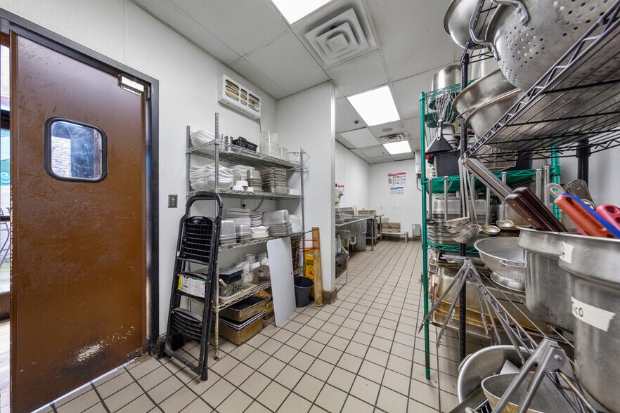 More Photos Of 517 2nd St, Hudson Storefront Retail Office For Sale