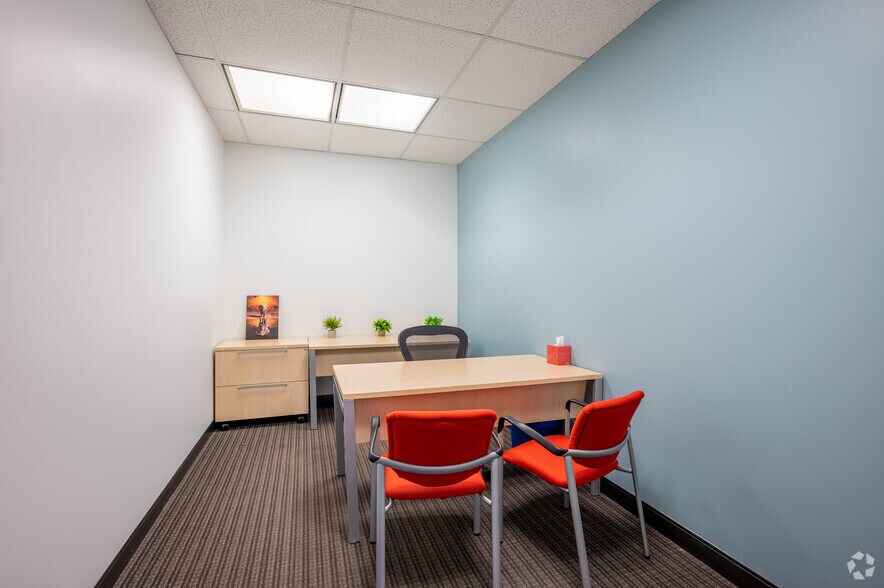 More Photos Of 100 King St W, Toronto Coworking Space