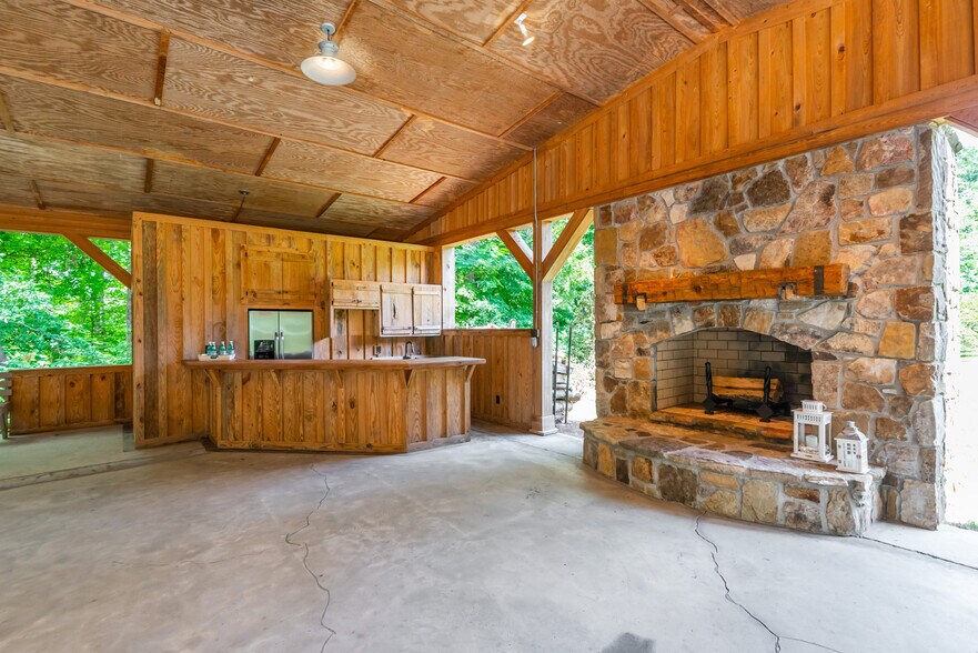 More Photos Of 565 Owens Gin Rd NE, Calhoun Lodge Meeting Hall For Sale