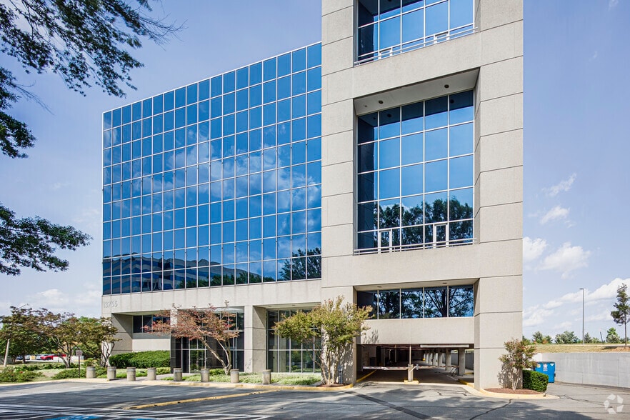 More Photos Of 13755 Sunrise Valley Dr, Herndon Office For Lease