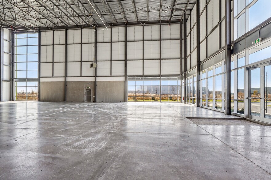 More Photos Of 900 Rue Turnbull, Beauharnois Unknown For Lease