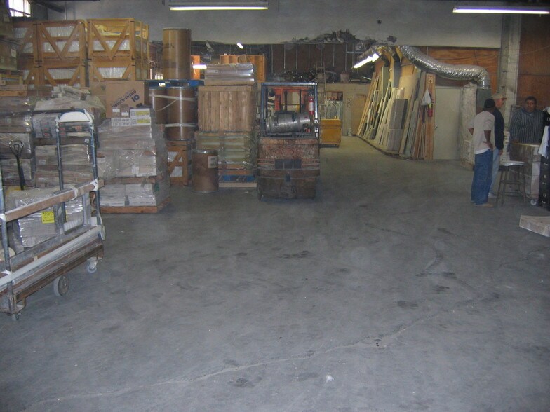 More Photos Of 3960-3966 Merritt Ave, Bronx Warehouse For Lease