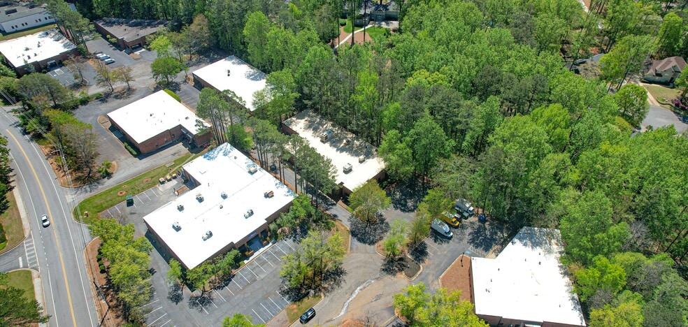 More Photos Of 4000 Miller Ct W, Norcross Flex For Sale