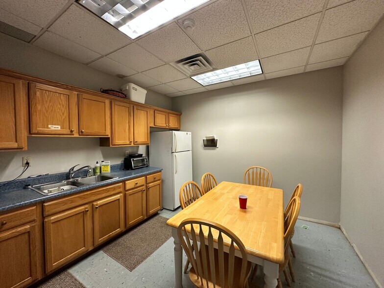 More Photos Of 1385 Weber Industrial Dr, Cumming Distribution For Lease