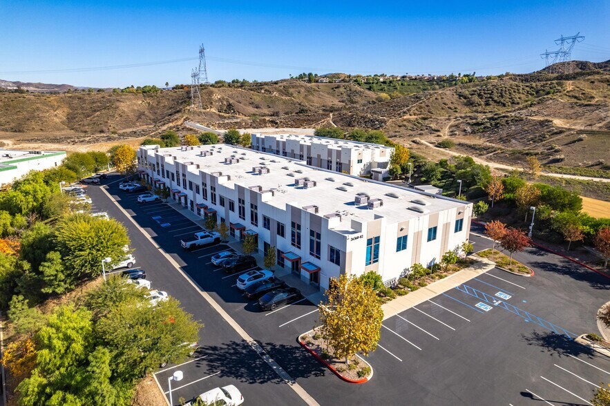 More Photos Of 26340-26354 Ruether Ave, Santa Clarita Unknown For Lease