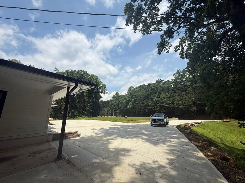 More Photos Of 2521 Reinhardt College Pky, Canton Office For Sale