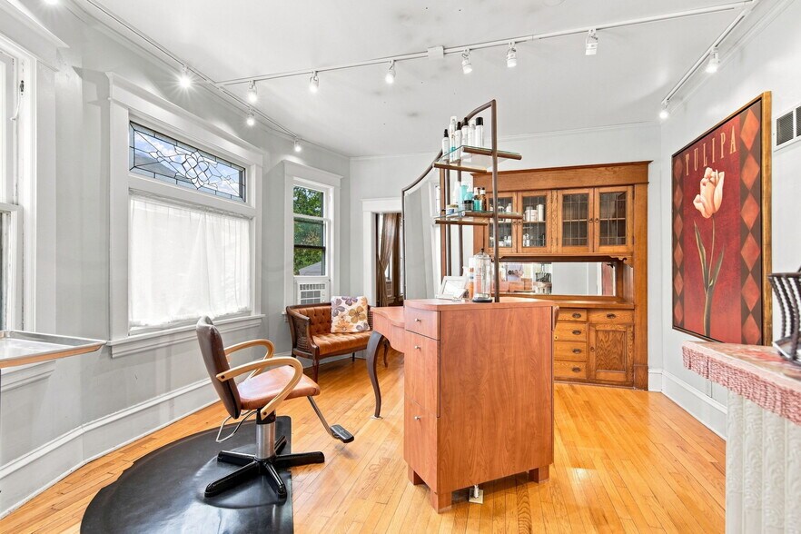 More Photos Of 1208 Grand Ave, Saint Paul Storefront Retail Office For Sale