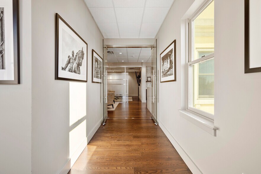 More Photos Of 22 Clinton Ave, Albany Office For Sale