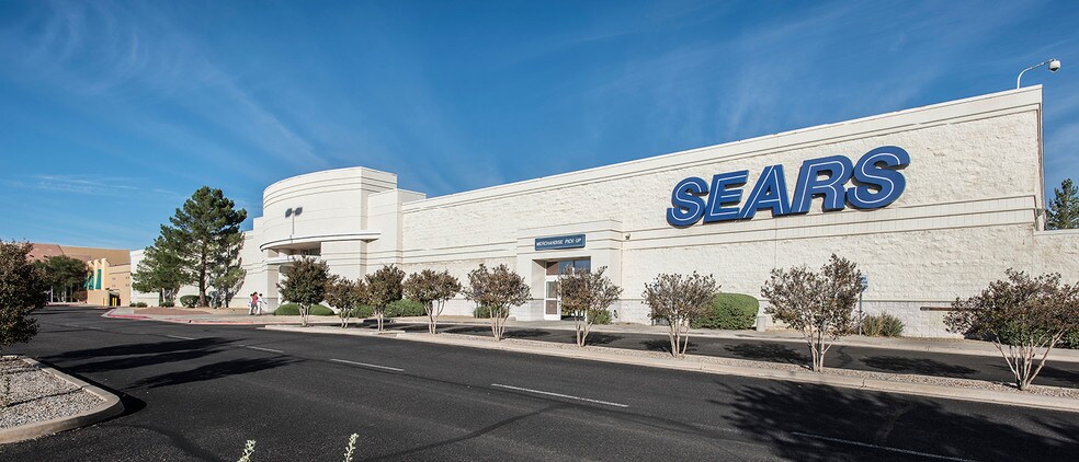 More Photos Of 2250 El Mercado Loop, Sierra Vista Department Store For Lease