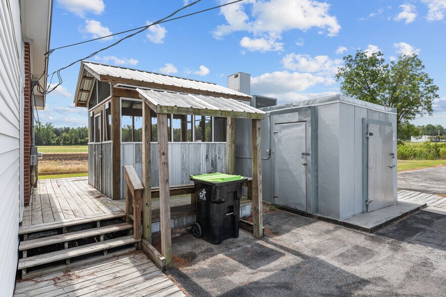 More Photos Of 11146 NC 55 Hwy E, Grantsboro Freestanding For Sale