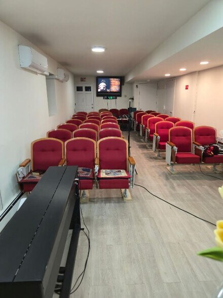 More Photos Of 4324 215th St, Bayside Religious Facility For Lease