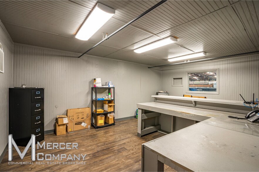 More Photos Of 225 Metro Dr, Terrell Unknown For Lease