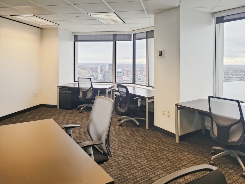 More Photos Of 400 Renaissance Ctr, Detroit Coworking Space
