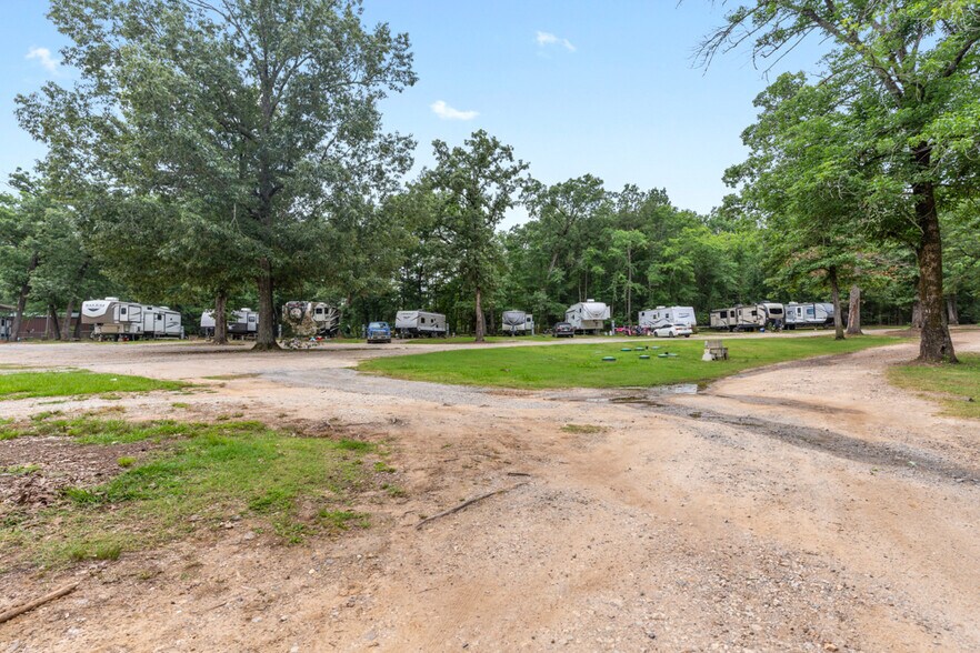 More Photos Of 7415 N State Line Rd, Karnack Trailer Camper Park For Sale