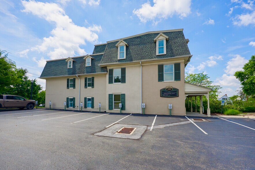 More Photos Of 390 E Main St, Ephrata Office For Sale