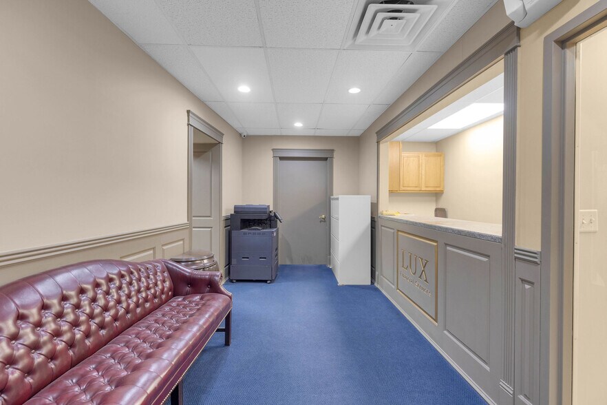 More Photos Of 47-49 Leavenworth St, Waterbury Office For Sale