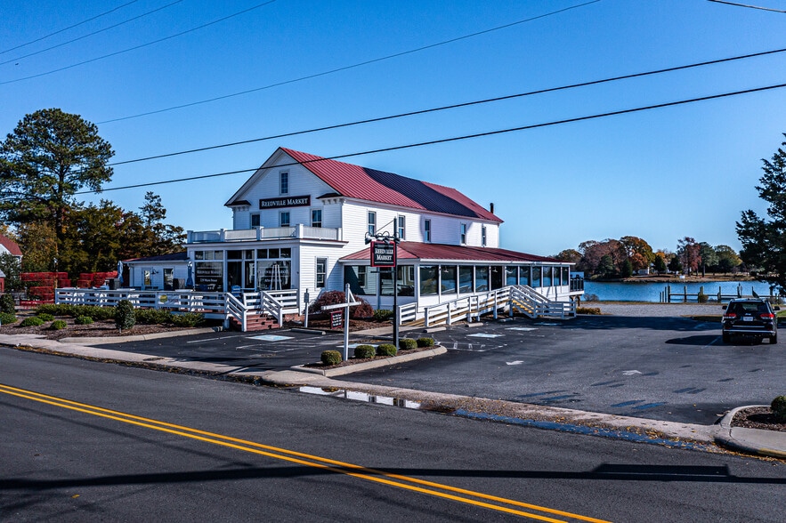 More Photos Of 729 Main St, Reedville Restaurant For Sale