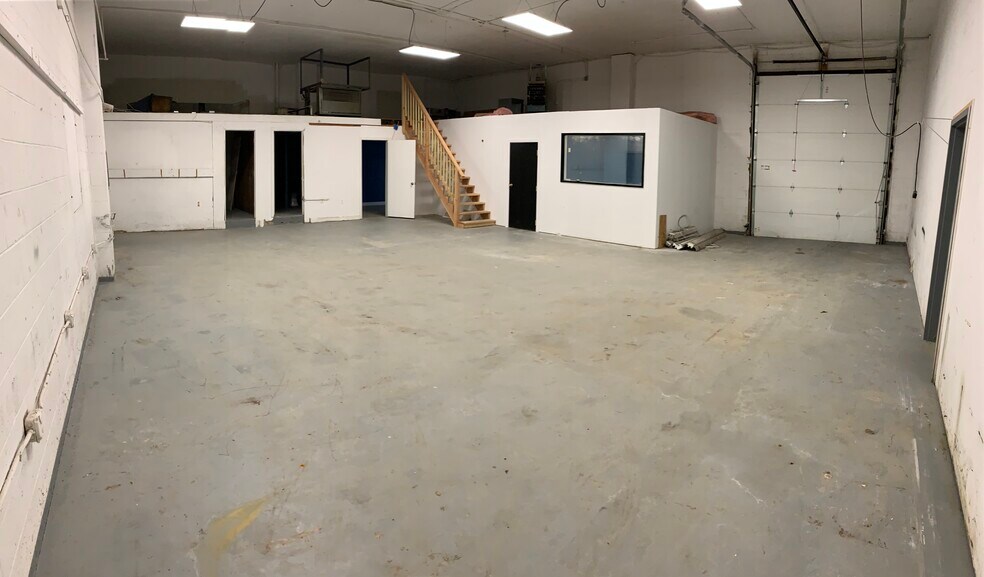 More Photos Of 473 Washington Ave, North Haven Manufacturing For Lease