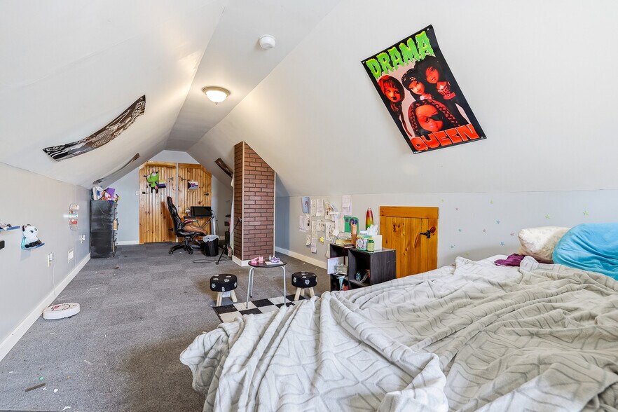 More Photos Of 1 Old Manchester Rd, Raymond Multifamily For Sale