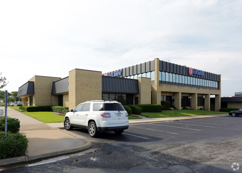 Primary Photo Of 2011 Texoma Pky, Sherman Storefront Retail Office For Lease