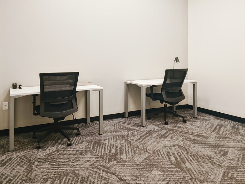More Photos Of 3209 S Broadway, Edmond Coworking Space