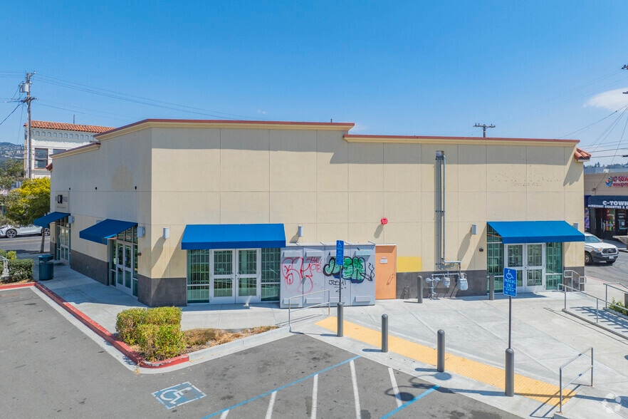More Photos Of 5859 Foothill Blvd, Oakland Restaurant For Lease