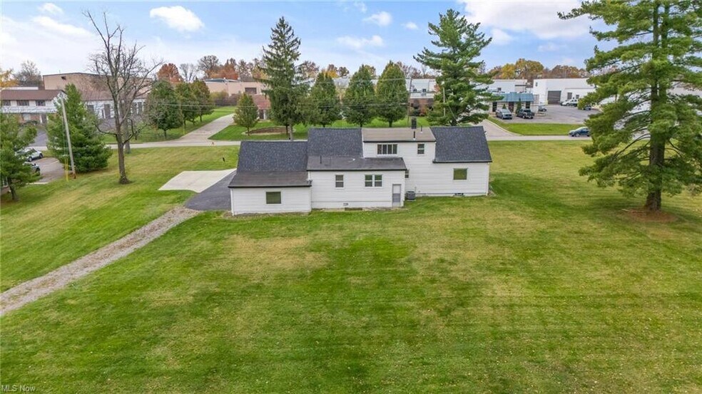 More Photos Of 784 McClurg Rd, Youngstown Office For Sale
