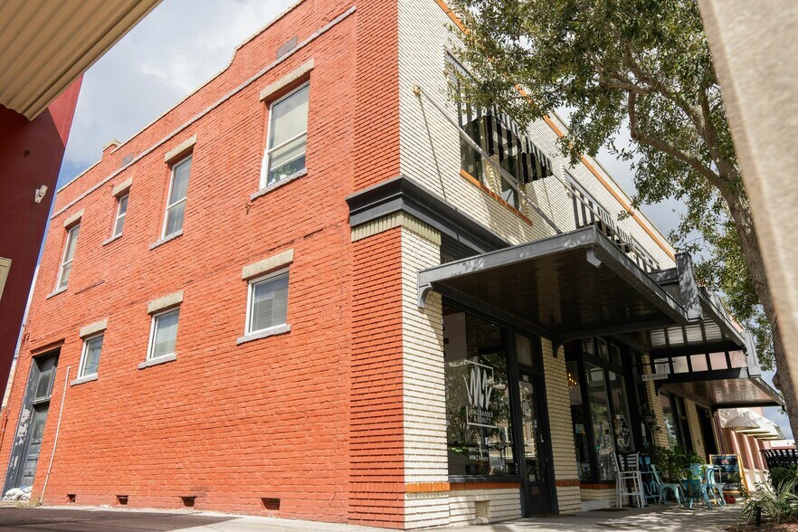 More Photos Of 104-110 S Park Ave, Sanford Storefront Retail Office For Sale