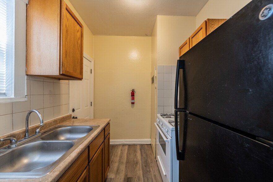 More Photos Of 403 W Hollywood Ave, San Antonio Apartments For Sale