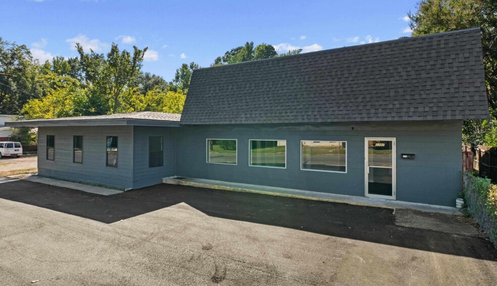 Primary Photo Of 1709 Bomar St, Marshall Office For Sale