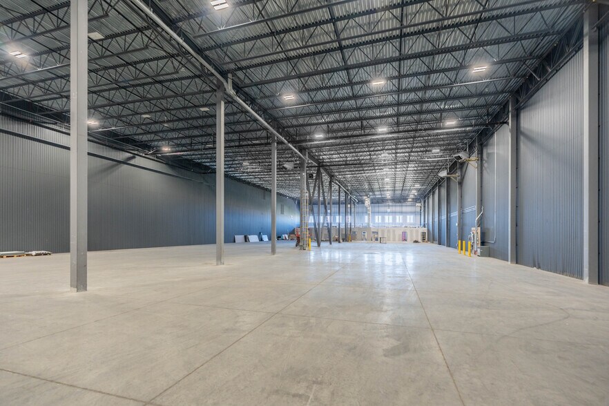 More Photos Of 812 Burton Rd, Vars Warehouse For Lease