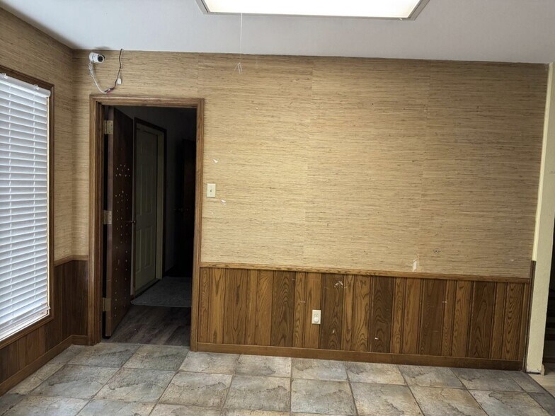 More Photos Of 2124 N 25th St, Waco Medical For Sale