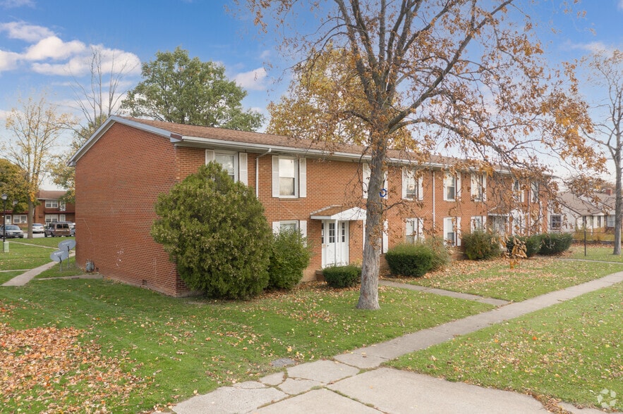 More Photos Of 1908 Camp St, Sandusky Apartments For Sale