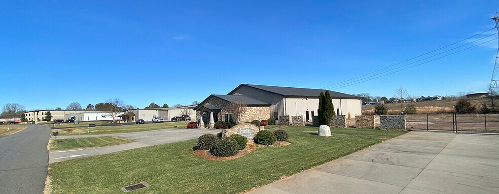More Photos Of 265 Pitt Rd, Mooresville Warehouse For Sale
