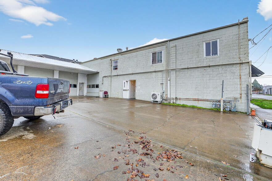 More Photos Of 814 E 2nd St, Newberg Office For Sale