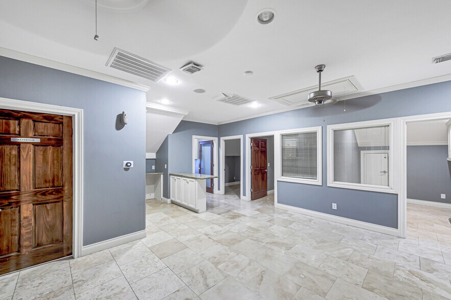 More Photos Of 607 Park Grove Dr, Katy Medical For Lease