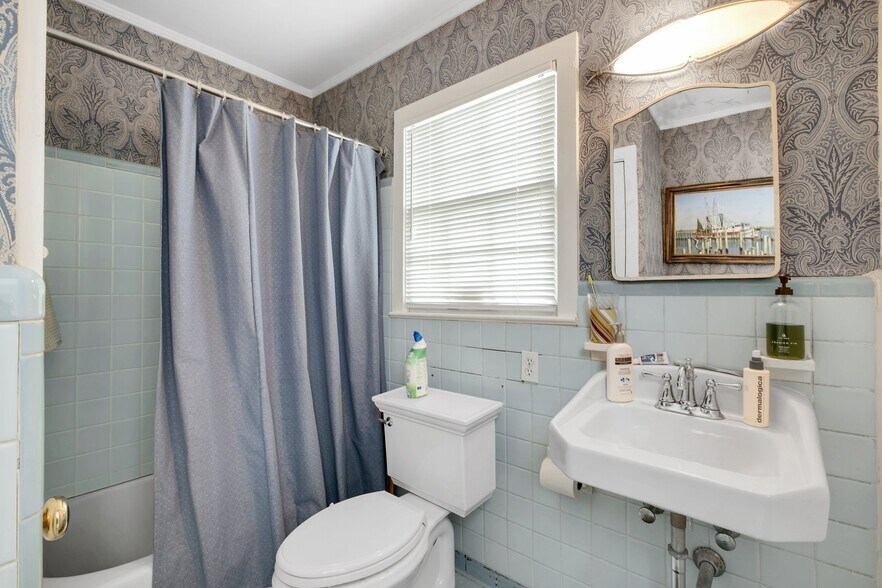 More Photos Of 231 E 5th Ave, Tallahassee Office For Sale