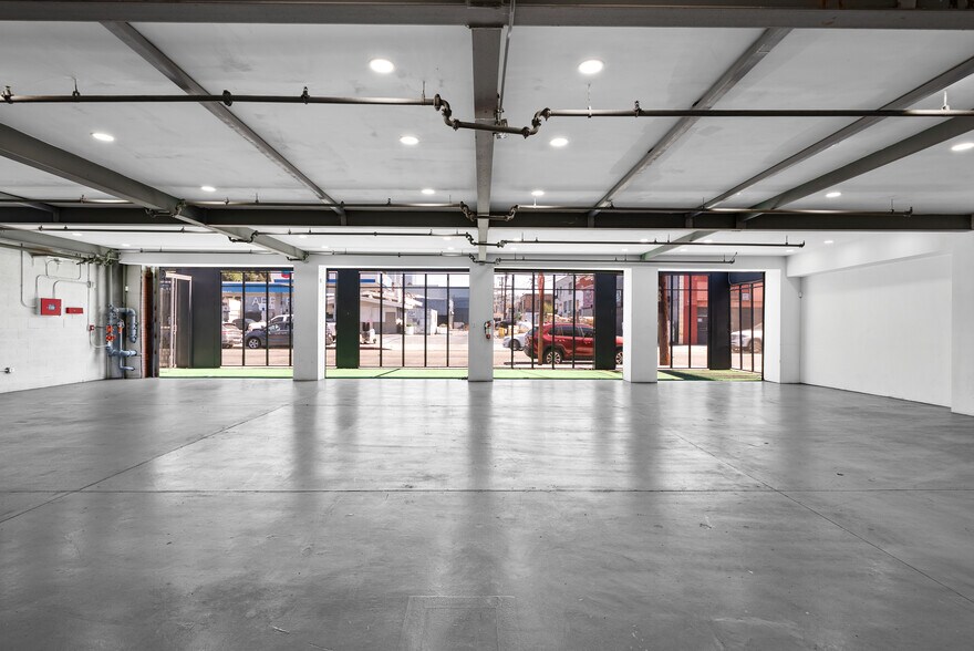 More Photos Of 1600 S Main St, Los Angeles Storefront For Sale
