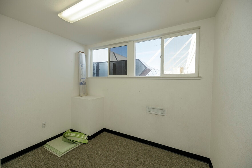 More Photos Of 918 10th St, Modesto Storefront Retail Office For Sale