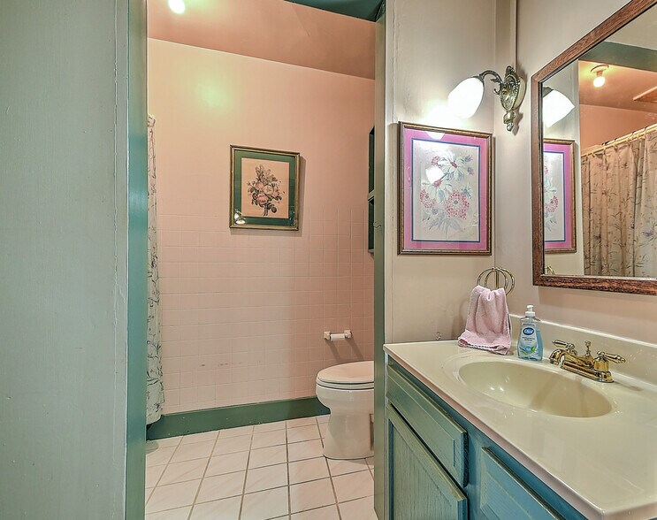 More Photos Of 19407 Bethel Rd, Abingdon Flex For Sale