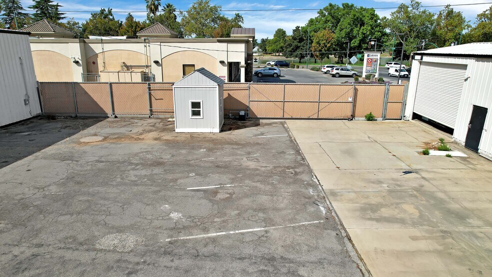 More Photos Of 1127 Chestnut St, Marysville Warehouse For Sale