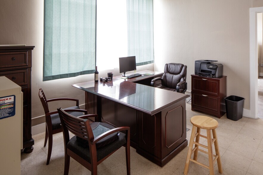 More Photos Of 100 Symphony Way, Anniston Sports And Entertainment For Sale