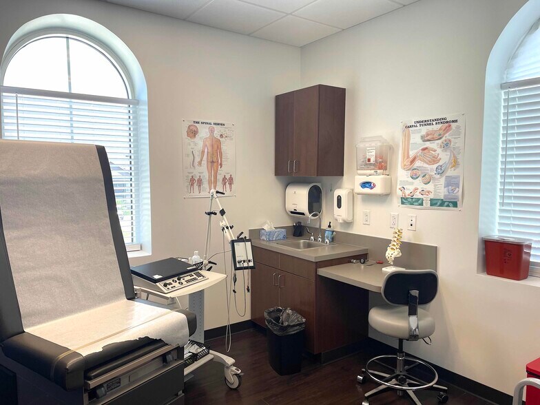 More Photos Of 5550 Warren Pky, Frisco Medical For Lease