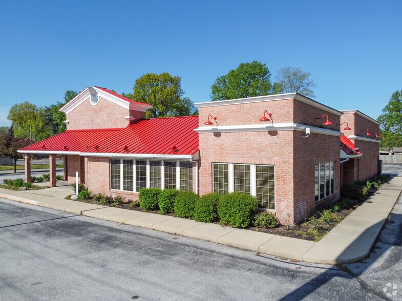 More Photos Of 456 E Elbert St, Indianapolis Restaurant For Lease