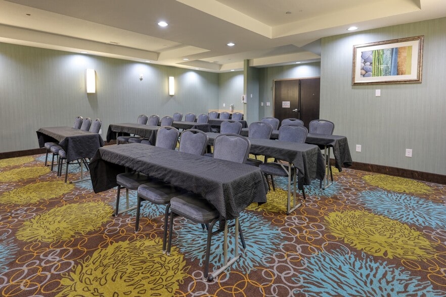 More Photos Of 3371 N Esplanade St, Cuero Hotel For Sale