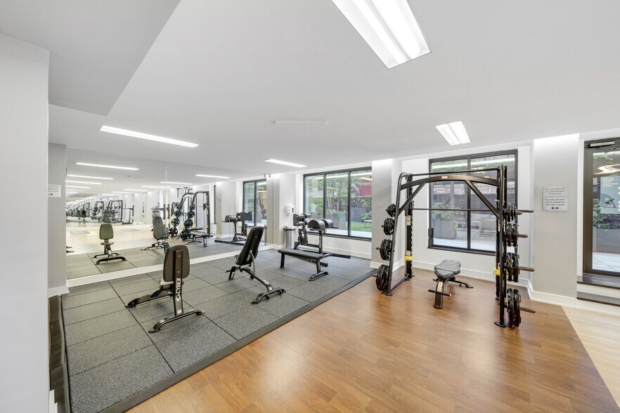 More Photos Of 330 W 58th St, New York Apartments For Lease