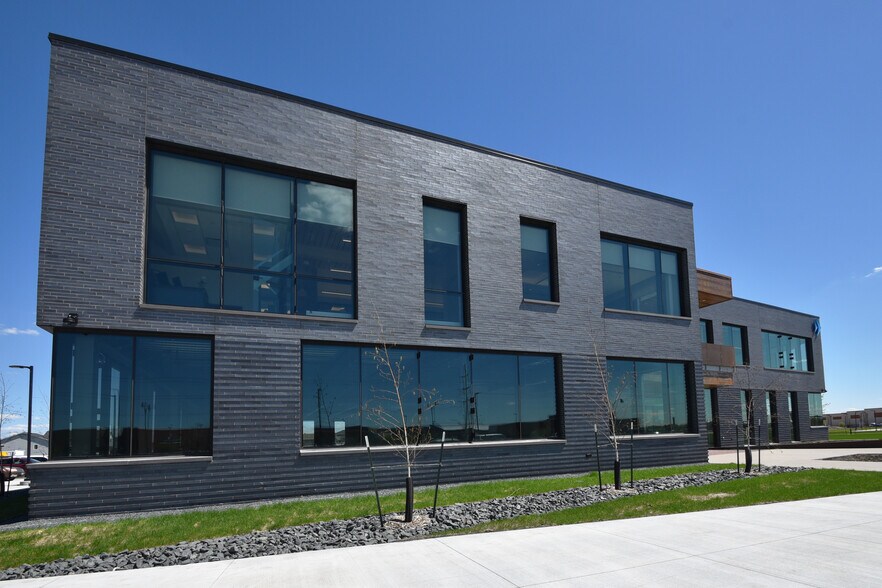 More Photos Of 5651 38th St S, Fargo Office For Lease