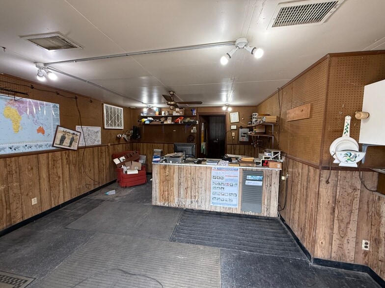 More Photos Of 321 Williamsburg County hwy, Kingstree Warehouse For Sale