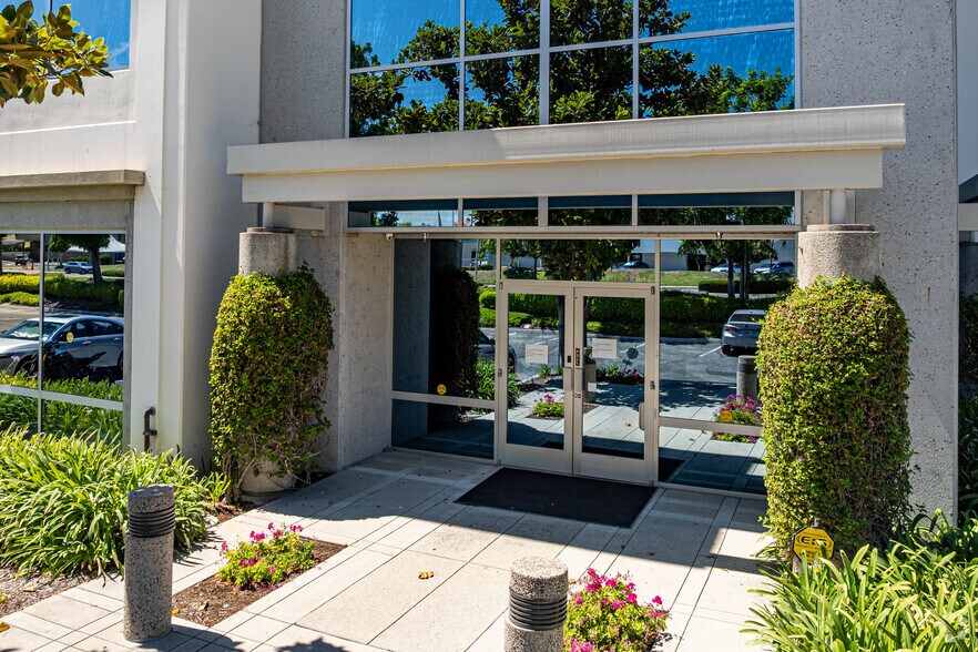 More Photos Of 231-233 S Lemon Ave, Walnut Manufacturing For Lease