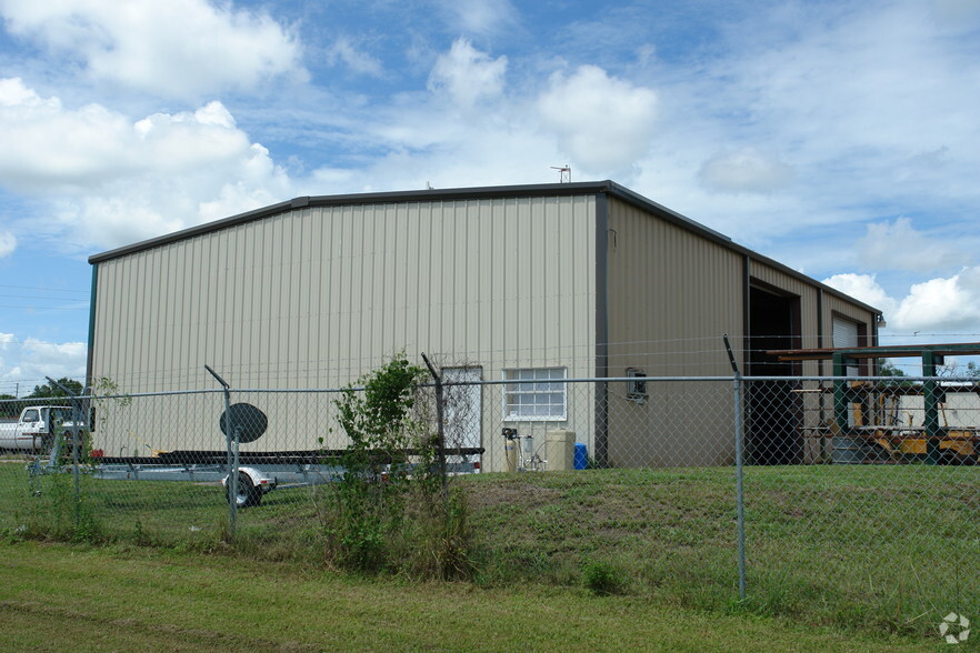 Primary Photo Of 225 Boyd Rd, Fort Pierce Warehouse For Lease